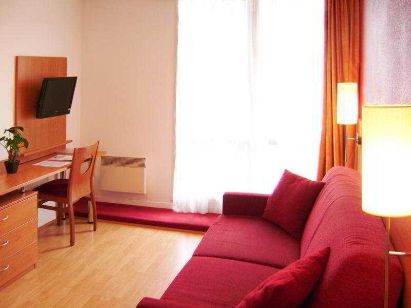 Sejours & Affaires Orleans Jeanne D'Arc Aparthotel Buitenkant foto